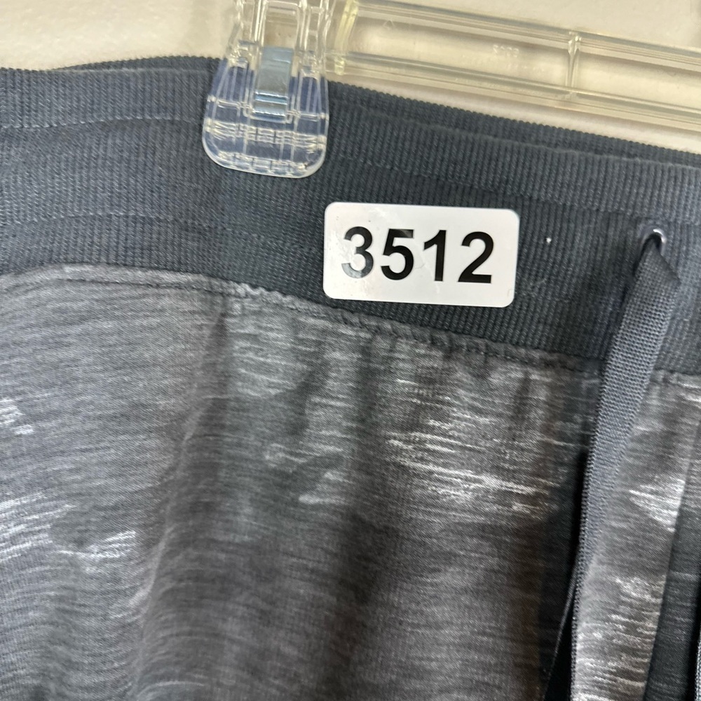 Athletic xxxlarge. 22 20-1/2 w 12-1/2 rise. Inseam 27-1/2 like new camo grey - Picture 3 of 6